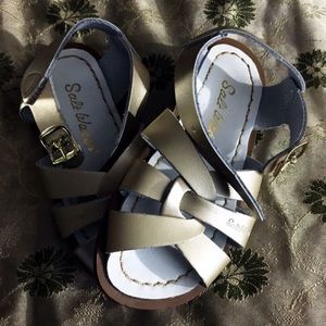 Toddler girls gold Saltwater Sandals